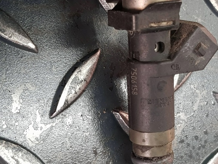 фото №6, Планка впрыскивающий форсунки kpl siemens 7 506 158 bmw e46 n42 318ci 316i