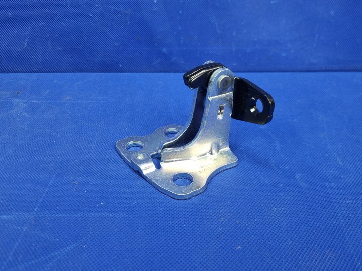 фото №4, Tesla модель 3 петля нижний дверь lewch оригинал 1101037-99-f