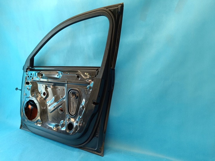 фото №11, Audi a4 b9 avant 2.0 tfsi 150kw 4x4 2023r дверь правая перед lx7l 8w0831052b