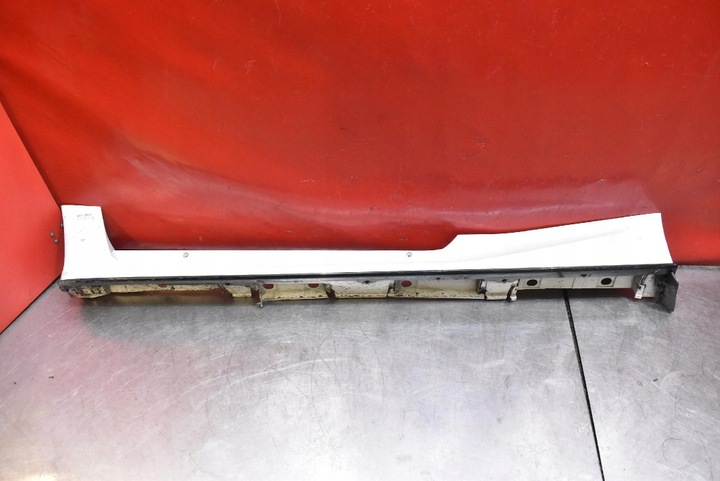 фото №1, Накладка порогова ліва біла toyota yaris 4 iv gr 3d hb 20-21