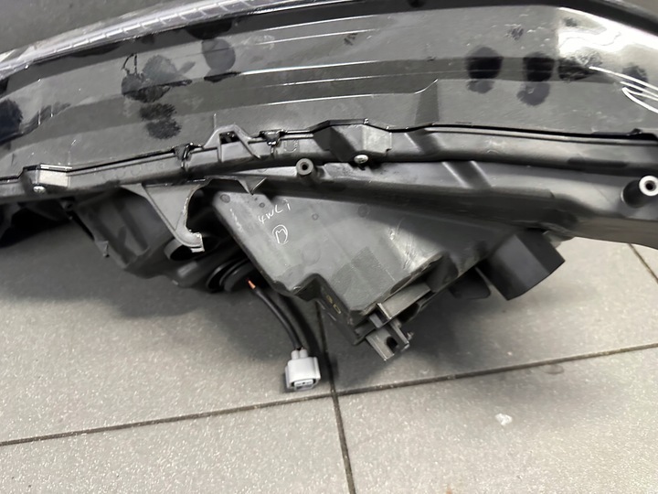 фото №9, Лампа правые перед lexus nx ii eu повреждённая