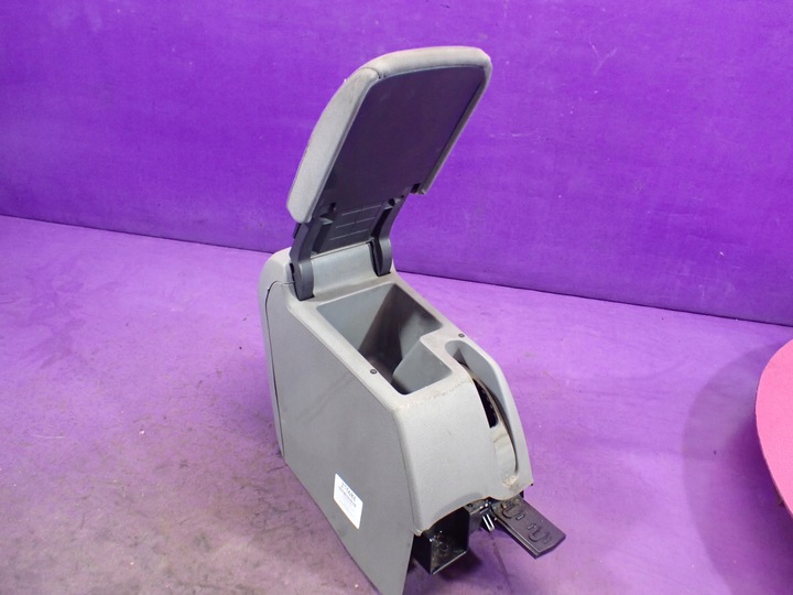 фото №3, Golf v підлокітник 1k0864251a ґрати повітропровід зад