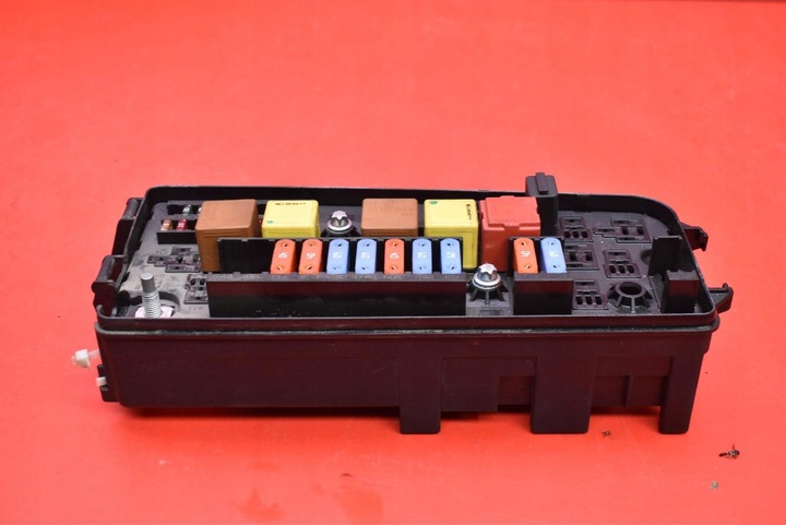 фото №4, Коробка предохранителей bsi 13172980 opel signum c 1.9 cdti 150 km 03-05