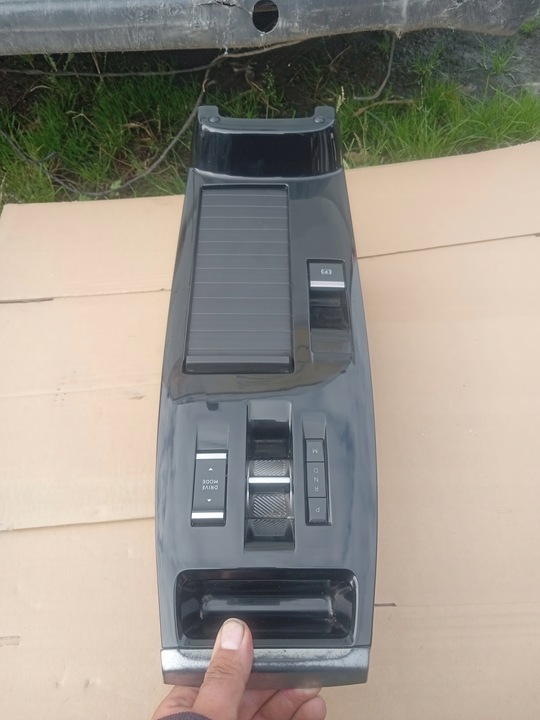 фото №9, Citroen c4 iii туннель средний подлокотник европа