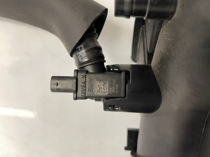 фото №11, Труба повітря bmw f20 lci рестайлінг 8601680 1.5 136km 19r шланг шланг