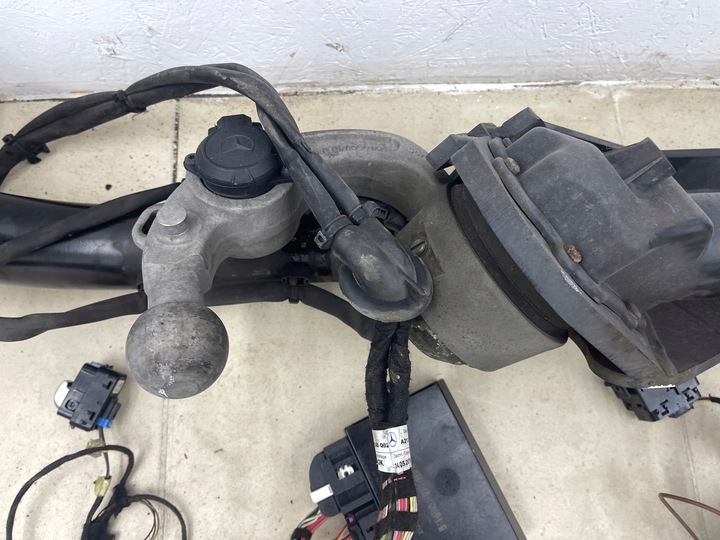 фото №16, Mercedes w213 e-klasa hak elektyczny + установка + модуль + гвинти комплект