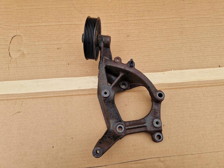 фото №1, Лапи кронштейн двигуна signum vectra c 3.2