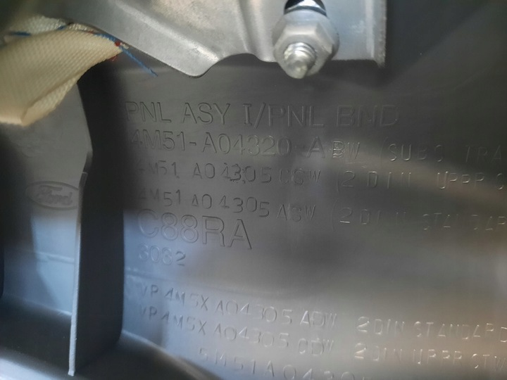 фото №8, Ford focus універсал 2.0 tdci mk2 04-08 консоль панель роздавальна a04320-a