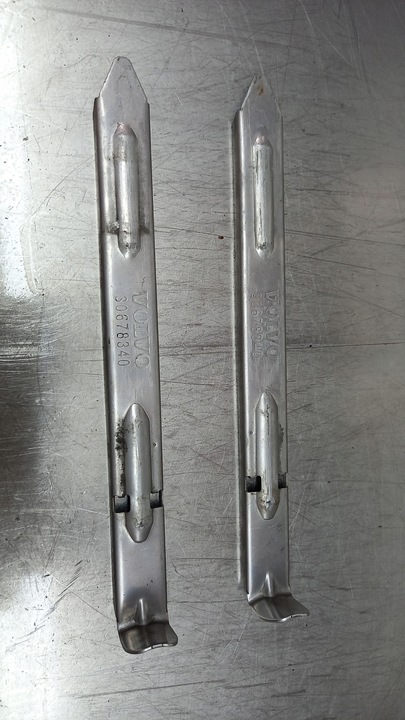 фото №1, Кріплення кронштейн лампи volvo v70 iii s80 ii 30678340