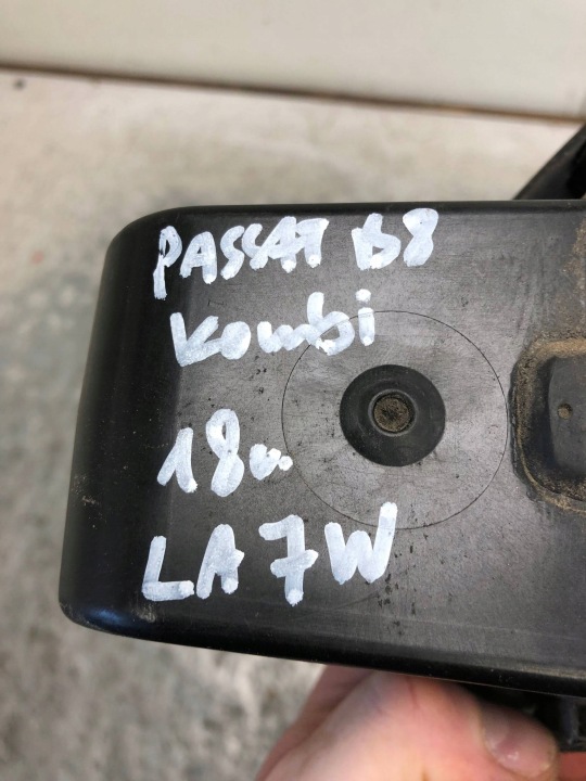 фото №10, Кришка заливання пального la7w vw passat b8 універсал 1k0010497c 510810773