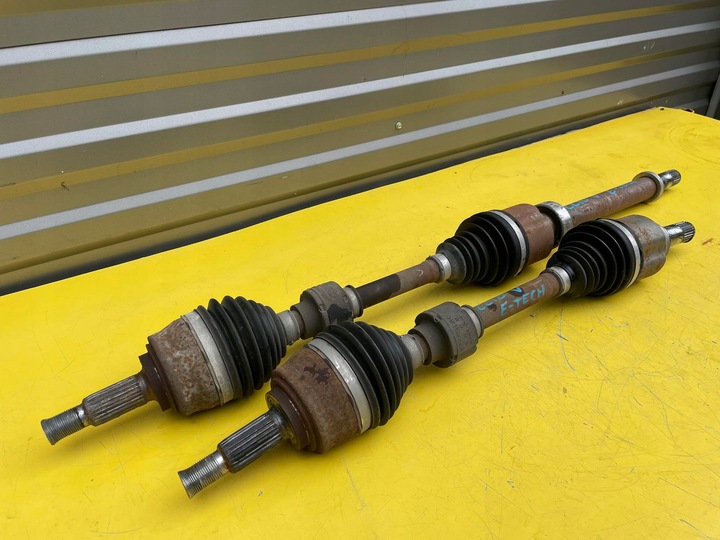 фото №1, Renault clio v піввісь праві перед e-tech 391004429r