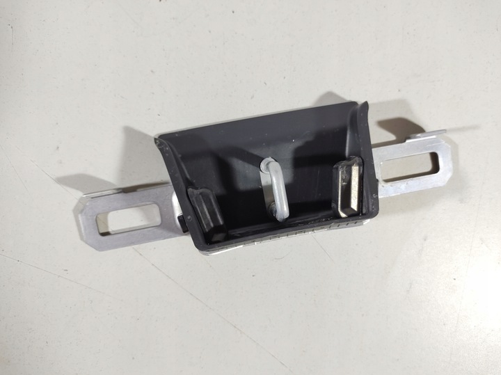 фото №7, Volvo v60 18r- засов крышки багажника 31455915