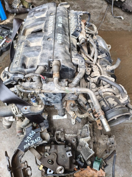 фото №8, Honda civic 8 viii двигатель 1.8 бензин vtec голый стойка r18a2