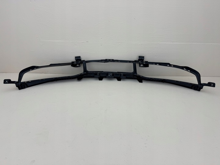 фото №12, Porsche taycan 19r- решётка решётка средняя бампера перед 9j1807683