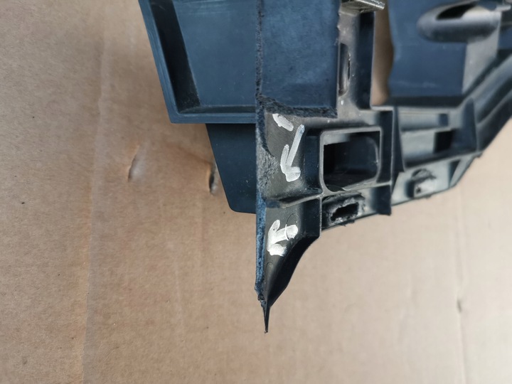 фото №9, Ковзун тримач склоомивача лівий audi a6 c7 бампера кріплення