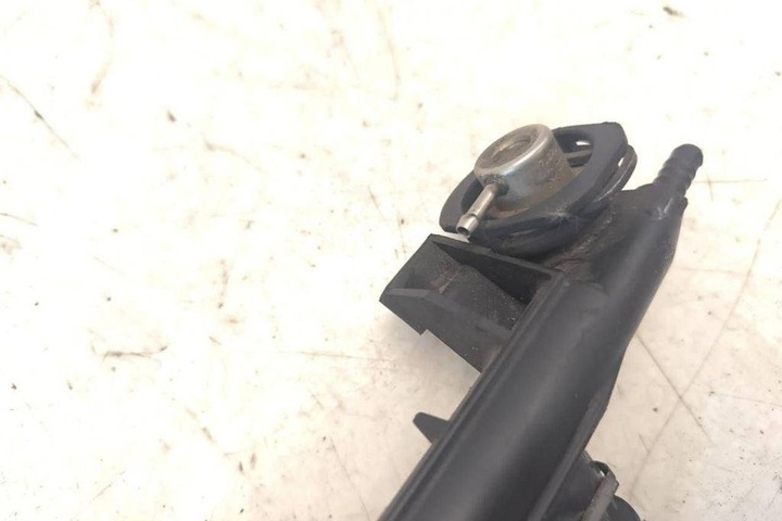 фото №8, Планка вприскувальний vw golf iv 1j1 06a133317a 1.6l бензин 74kw 1998