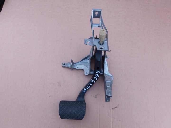 фото №1, Педаль гальма автомат audi a6 c5 2.5 tdi 8d1721117k