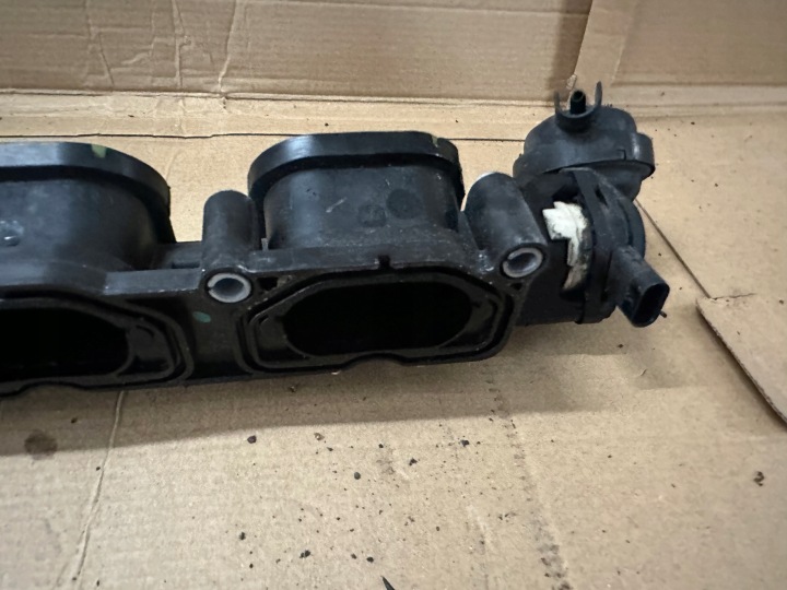 фото №7, Колектор впускний  праве audi a6 c7 3.0t ctua 06e133110al