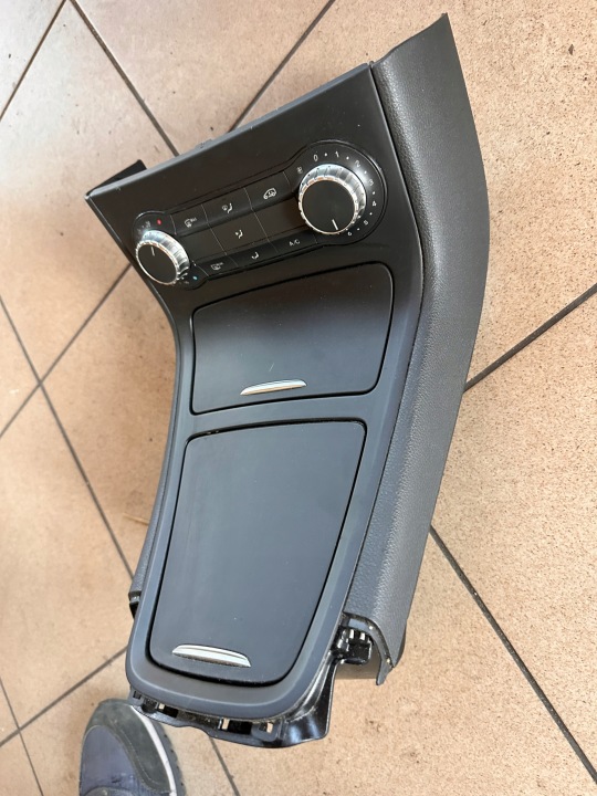 фото №5, Mercedes a класс w176 туннель бардачок w туннеля средний