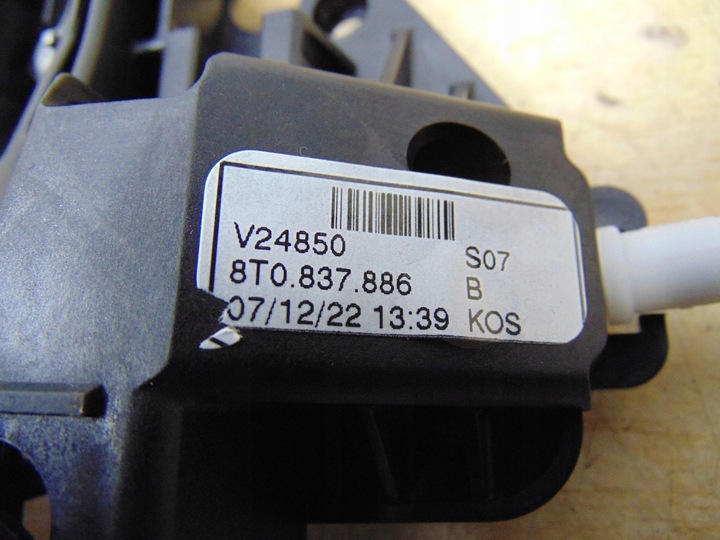 фото №12, Кронштейн кріплення ручка audi a4 a5 8t0837886