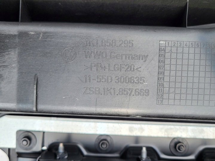 фото №11, Панель роздавальна консоль капот vw golf v 5 1k чорна оригінальний номер європа