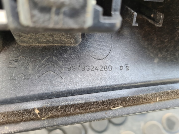 фото №6, Спойлер спойлер кришки зад peugeot 2008