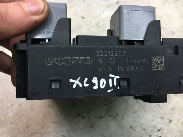 фото №5, Volvo xc90 ii коробка предохранителей 32212298
