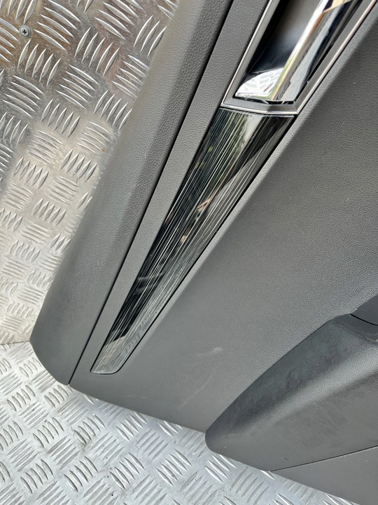фото №1, Боковина дверь зад левый skoda karoq