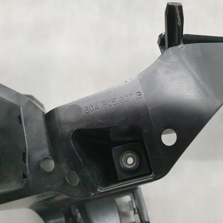 фото №12, Audi нове кріплення бампера 80a805607b