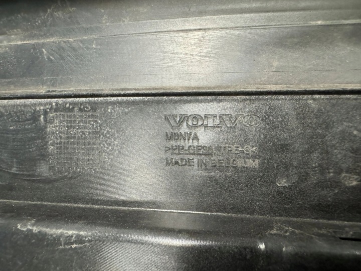 фото №7, Volvo c40 recharge ec40 рестайлінг кермо повітря жалюзі забірник  31655243