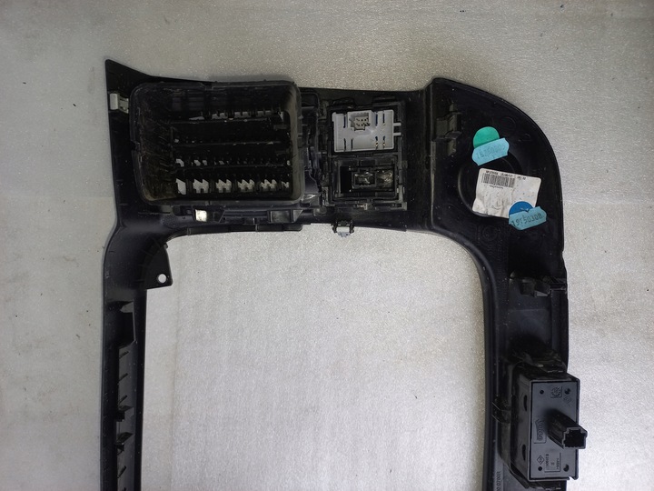 фото №16, Vivaro trafic 3 talento рамка средняя решётка навигация