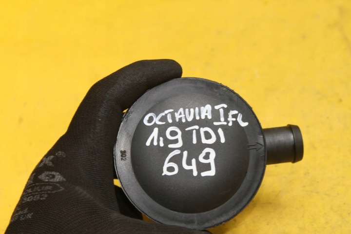 фото №6, Вентиляція картера масла 1.9 tdi octavia i fl 028129101e