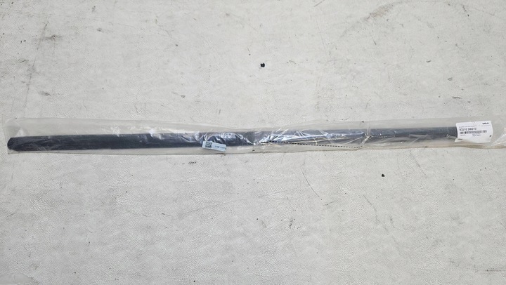 фото №1, Планка накладка дверь левый зад kia sportage iv 4 832103w010 новая оригинал