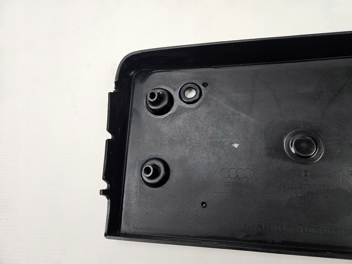 фото №11, Audi a4 b8 2007 - 2012 прокладка рамка номерного знака 8k0807285e usa