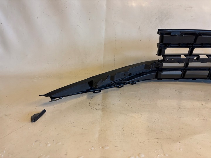 фото №15, Vw touareg iii 760 рестайлинг 23- r-line решётка радиатора решётка радиатор 760853651aj