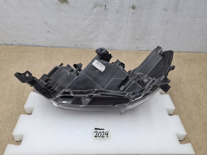 фото №6, Toyota hilux viii рестайлинг od20r 1ej923364040 фара правое правая перед передняя