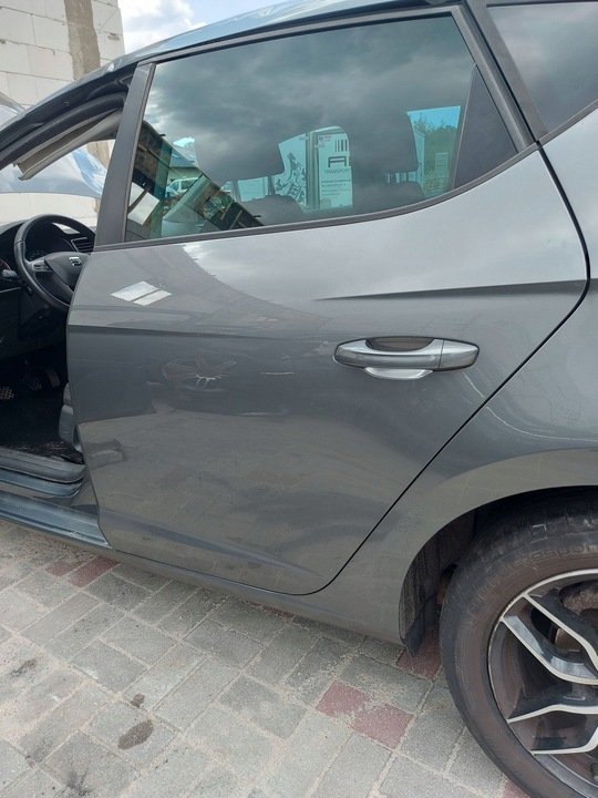 фото №1, Seat leon 5f 2015 hb дверь левый зад комплектные lx7r