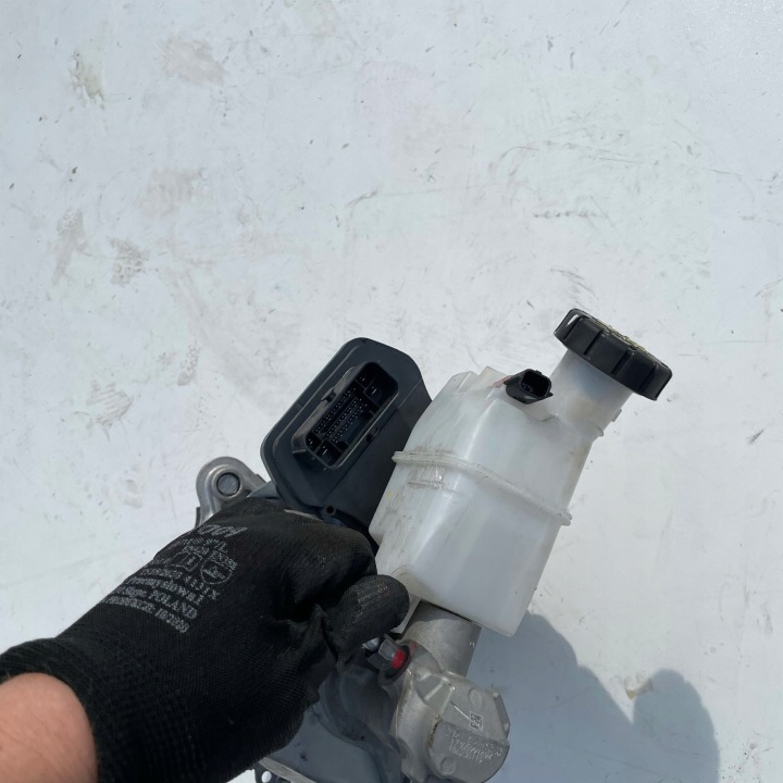 фото №6, Renault captur ii 1.6 e-tech гібрид головний гальмівний циліндр 472100617r 0204847407