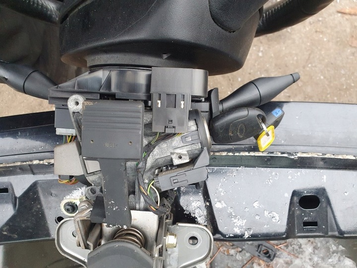 фото №9, Корпус замок зажигания защита ford fiesta mk6 4d 2002-2007