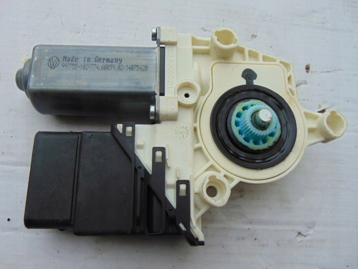 фото №7, Volkswagen oem номер 3c9959704