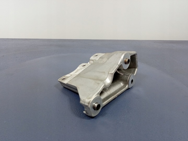 фото №4, Bmw 1 f40 f44 1.5 t кронштейн двигуна праве 8511299