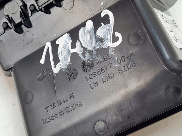 фото №10, 2018 tesla модель x решітка повітропровід бокова панелі 104277212c