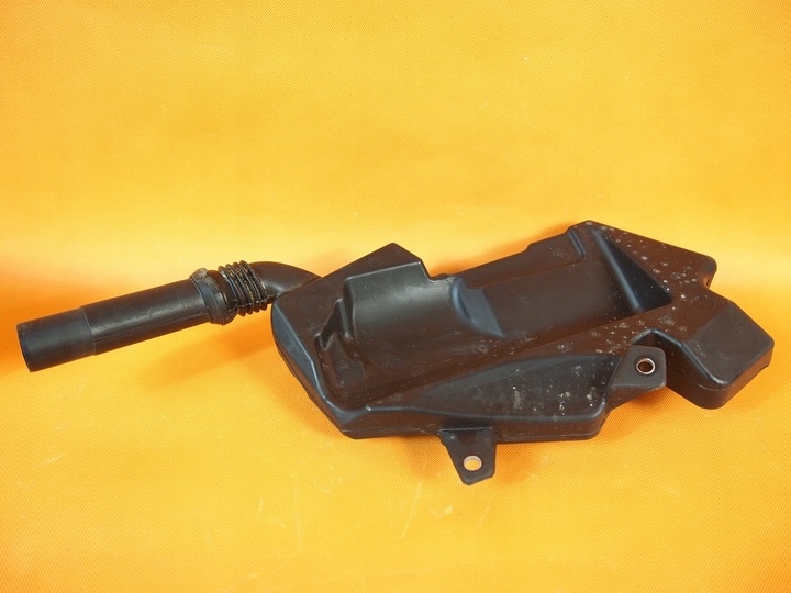 фото №10, Audi a6 4g бак омывателя заливная горловина 4g8955451f / 4g1955462a