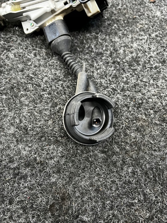 фото №7, Zamkek двері праві перед audi a6 c6 4f1837016