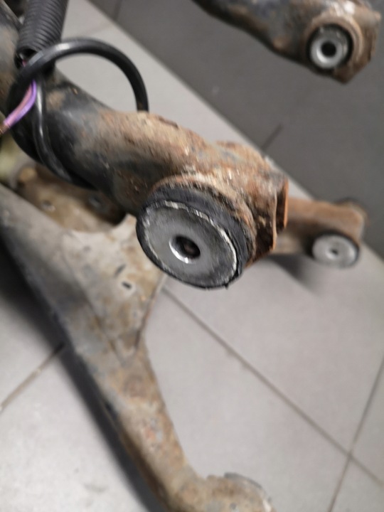 фото №12, Ніжка поворотна опора важіль лівий зад audi a6 c5 4.2 lub