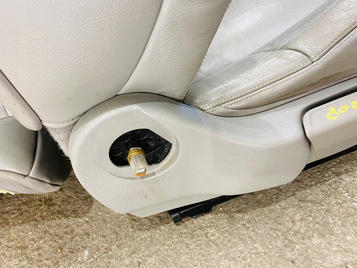 фото №9, Сиденья диван светлая кожа кожаные обшивки peugeot 308 cc cabrio