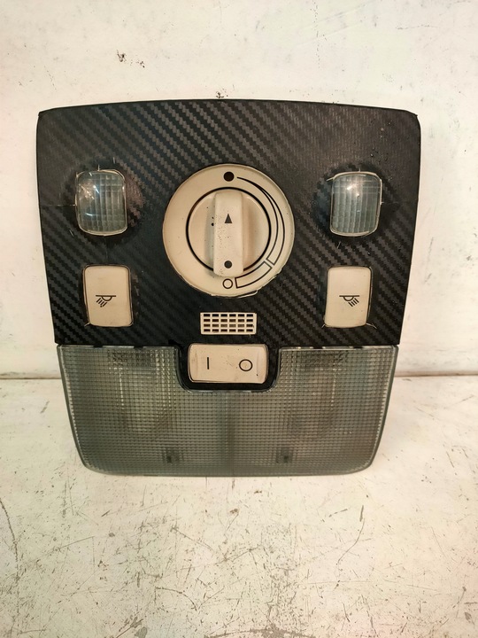 фото №1, Audi a4 b5 лампа лампа внутренняя 8d0947111s