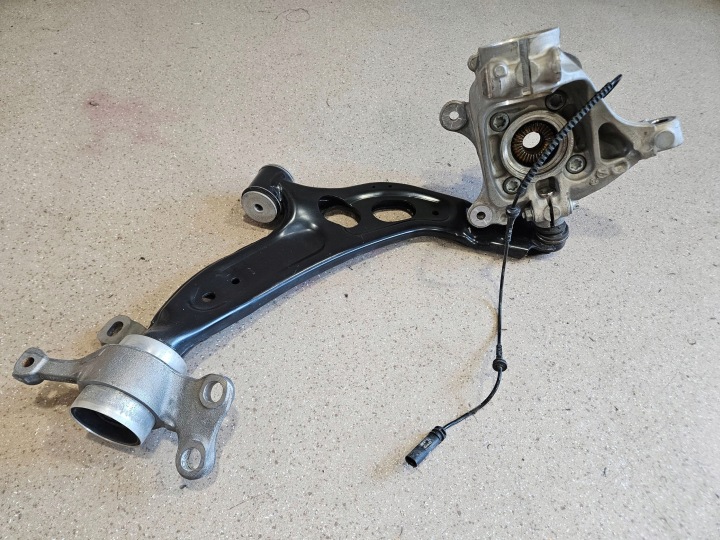 фото №9, Поворотна опора передня перед сторона права bmw 1 f40 6876646