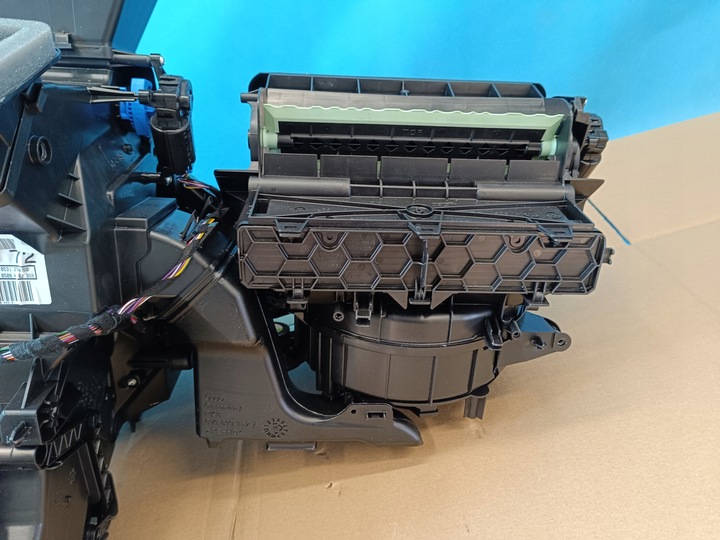 фото №8, Audi a3 8y рестайлінг 1.5tsi 85kw 2025r обігрівач комбайн 5wb816001b 5q1820007d