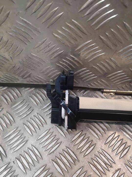 фото №6, Bmw g20 g22 g26 g42 ролета люк разные цвет